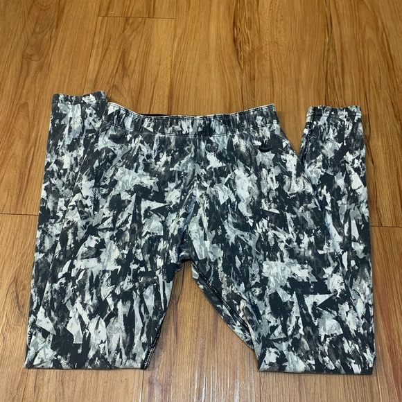 Nike Leg-A-See Mishmash Allover Print Leggings - Picture 7 of 13